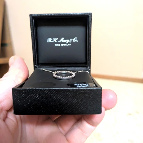 NWT Macy's 1/4 CTTW Diamond Circle Pendant With Sterling Silver Necklace. - Picture 4 of 8